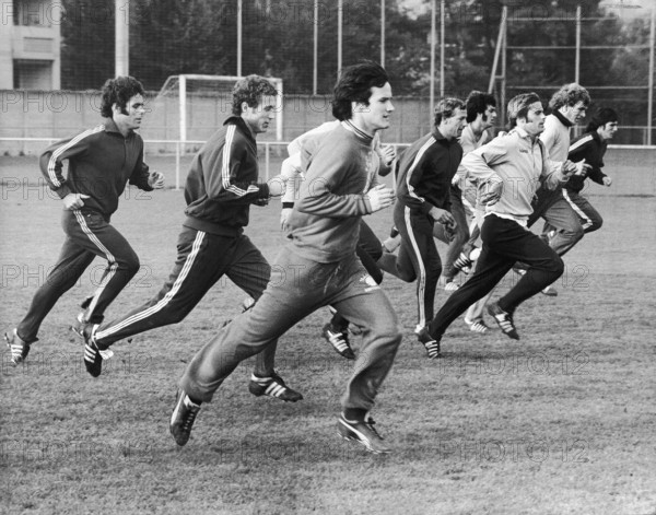 FC Zurich in training with Daniel Jeandupeux 1973.