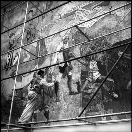 Die Entwicklung der Menschheit: Gemälde von 27m Länge und 7m Breite, eingeweiht 1954.