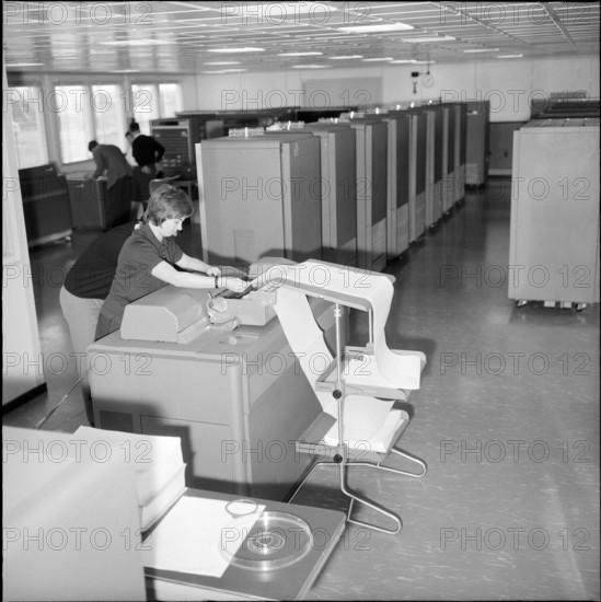 CERN: Working with the new IBM 709 computer 1960.