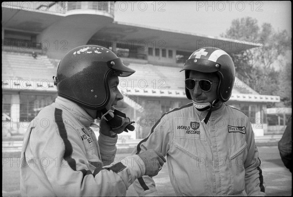 That day Jo Siffert and his team set 5 world hour records.