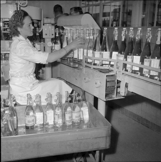 Henniez Lithinée Bottling Plant, 1958.