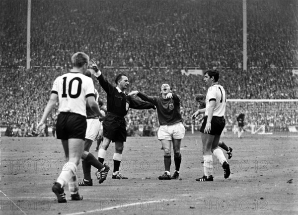 Soccer WC 1966: England defeats Germany.