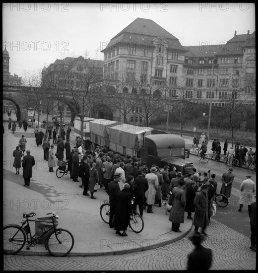 WW 2: diplomacy; return from Berlin of the Swiss legation.