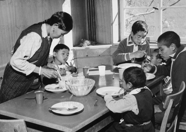 Tibetan children at lunch, Unterwasser 1961.