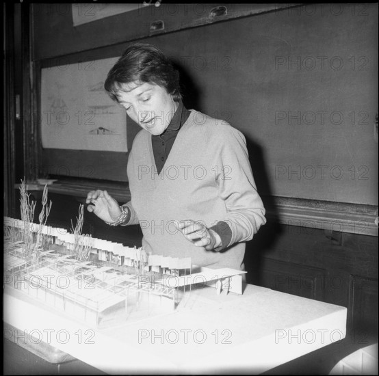 SAFFA 1958: Frau Honegger-Lavater.