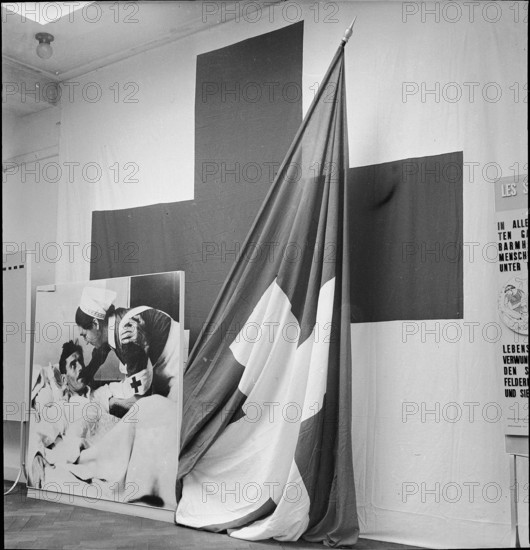 Exhibition in the main office of the Red Cross, 1943.