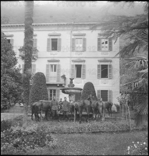 WW 2: border; italian soldiers with horses, Chiasso around 1943.