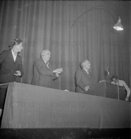 Communist Party assembly against arrest of Edgar Woog, 1947.