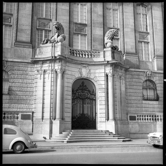 Portal Schweizer Rückversicherung, Zurich 1964.