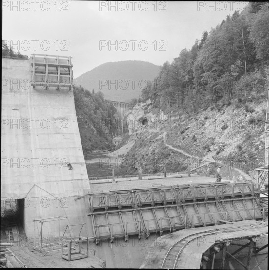Le Day dam under construction, Les Clées power station 1954.