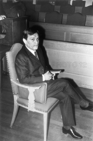 Erich von Däniken in the process.