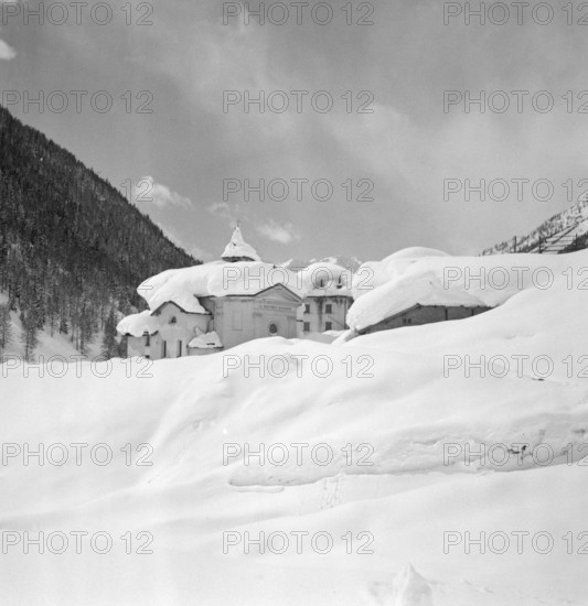 Village Villa in the Bedretto valley, snow covered; 1951.