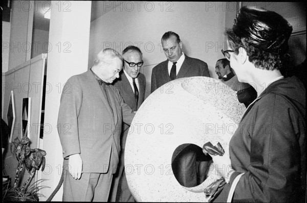 Max Bill with representatives of the community of Uster 1965.