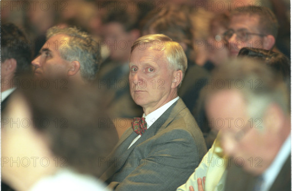 Martin Ebner at shareholder general assembly of the SBG, 1996.