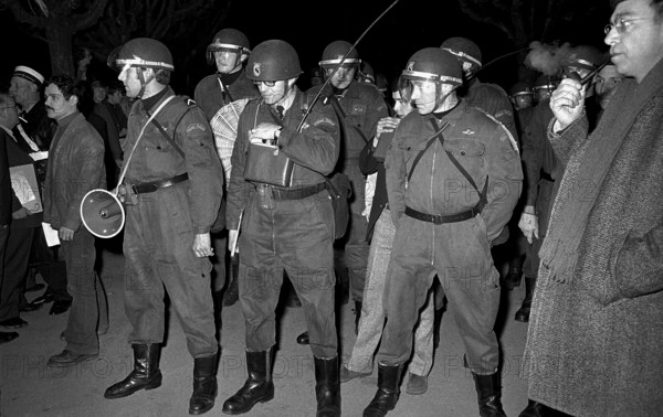 Policemen at Béliers demonstration in Reconvilier, 1972.