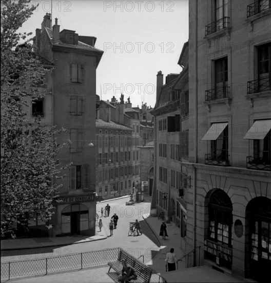 Geneva: Place du Bourg-de-Four; 1943.