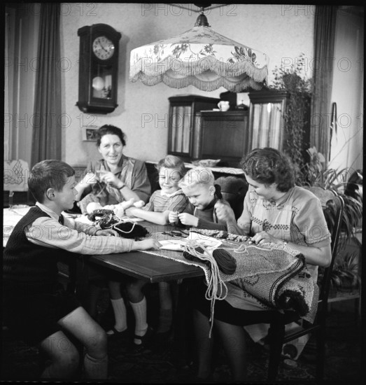 Producing a Smyrna carpet, 1951.