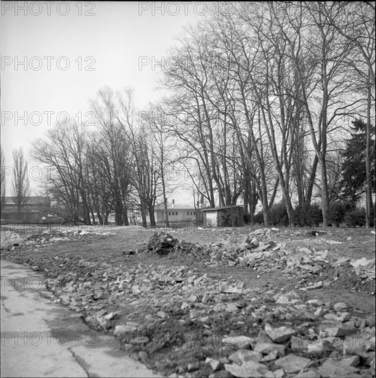 Lucerne, Inseli Municipal Park becomes a car park; 1954.