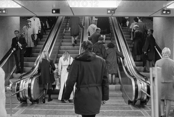 Moving stairs in the railway station passage «Shop Ville», 1970.