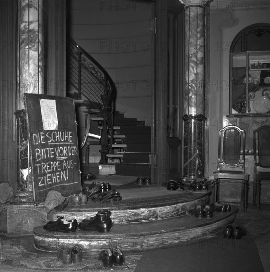 Shoes in a yoga school in Zurich, 1953.