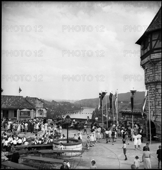 Public festival at the Munot in Schaffhausen, 1940.