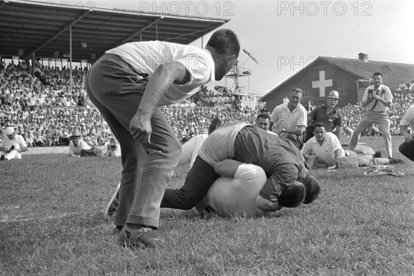 Swiss wrestling festival 1966 in Frauenfeld: Final lap Hunsperger - Meli.