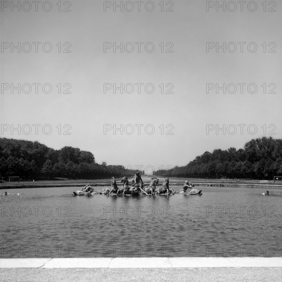 1967, Paris, Palace of Vesailles Gardens Bassin d’Apollon’ fountain.