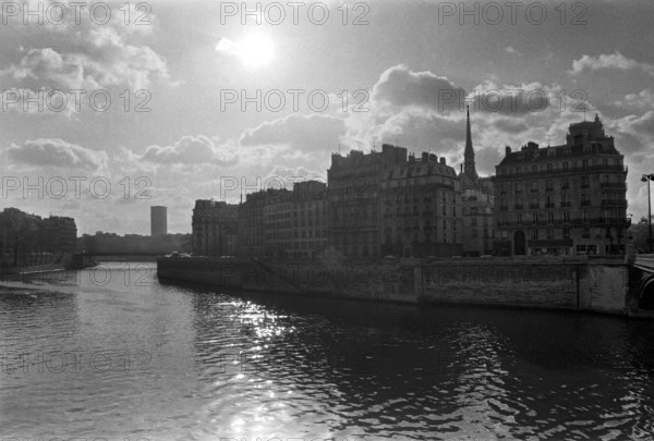 1967, Paris, Senna river Ile Saint-Louis.