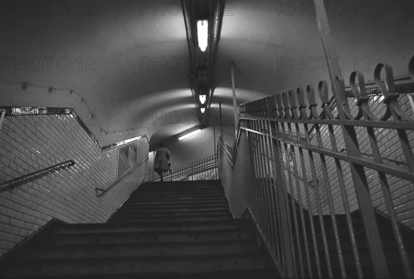 1975, Paris, subway.