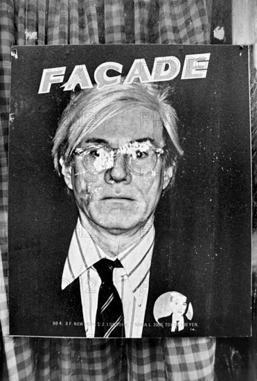 1975, Paris, bolulevard, bistro, bar, cafe. people.