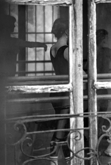 1975, Paris, Marais, dance school.