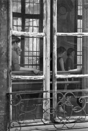 1975, Paris, Marais, dance school.