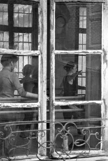 1975, Paris, Marais, dance school.