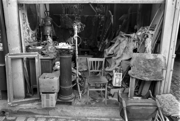 1975, Paris, Marais, passage.