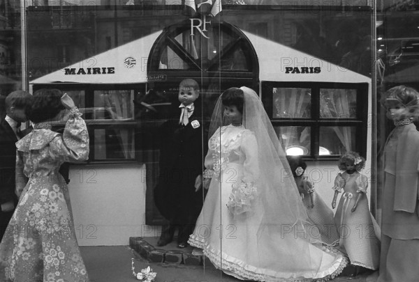 1975, Paris, Marais, shop windows