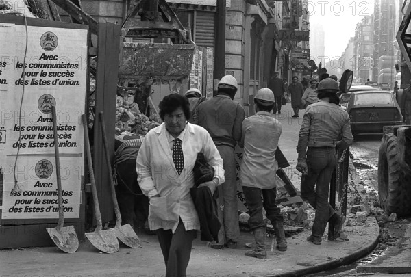 1975, Paris, Rive droite, men at work.