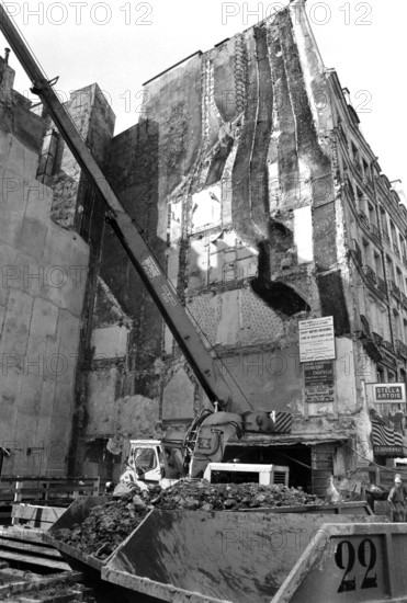1975, Paris, Rive droite, building under demolition.