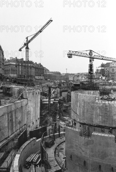1976, Paris, Rive droite, Les Halles, construction site.