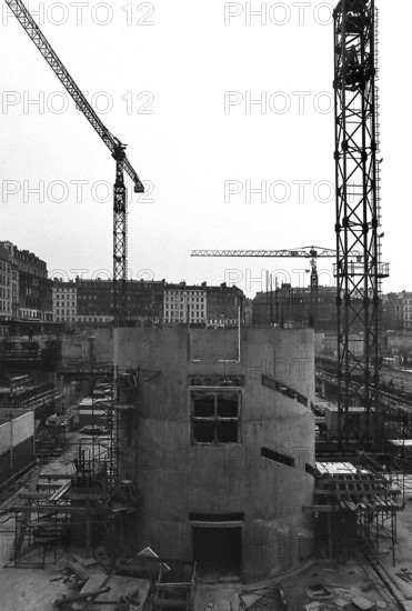 1976, Paris, Rive droite, Les Halles, construction site.