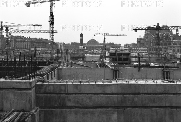 1976, Paris, Rive droite, Les Halles, construction site.
