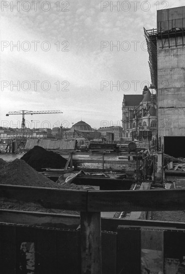 1976, Paris, Rive droite, Les Halles, construction site.
