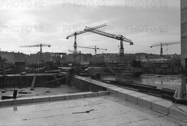 1976, Paris, Rive droite, Les Halles, construction site.