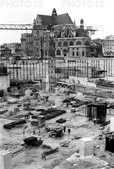 1976, Paris, Rive droite, Les Halles, construction site.