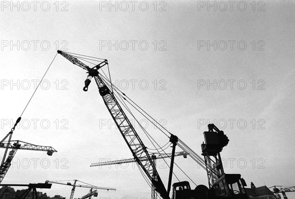 1976, Paris, Rive droite, Les Halles, construction site.