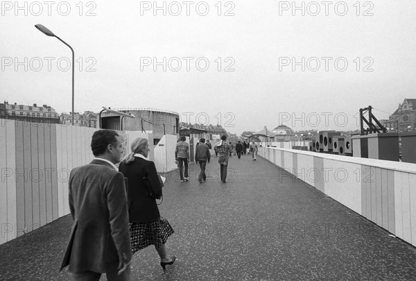 1976, Paris, Rive droite, Les Halles, shopping center.