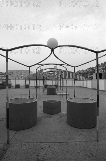 1976, Paris, Rive droite, Les Halles, shopping center.