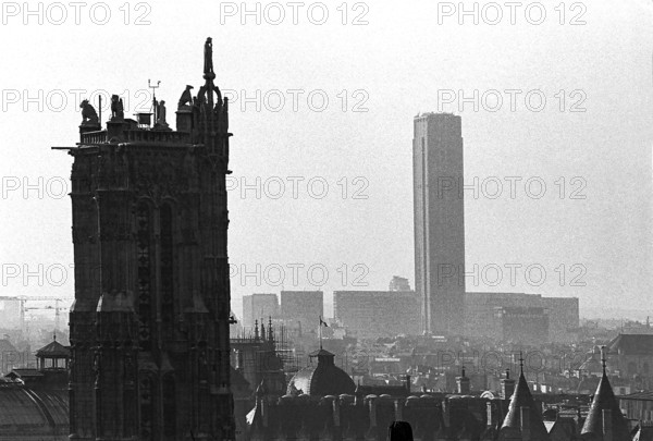 1976, Paris, Rive droite, Paris overview.
