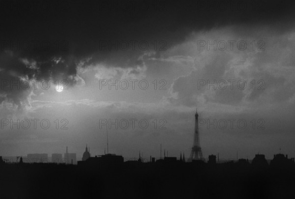 1976, Paris, Rive droite, Paris overview.