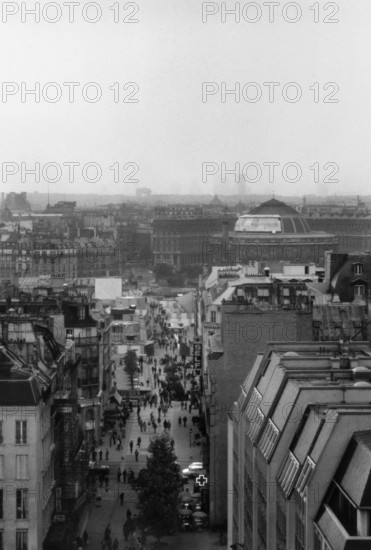 1976, Paris, Rive droite, Paris overview.