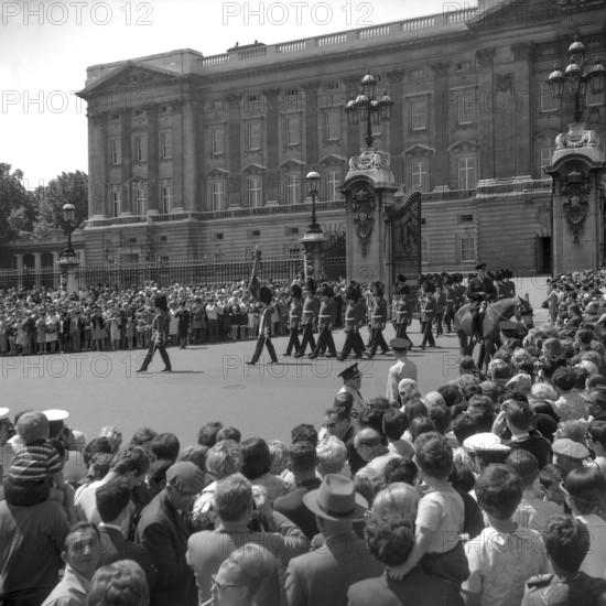 1967, London, Changing of the Guard.
